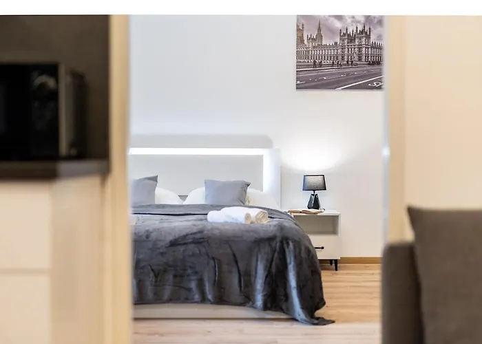 Calm Center Modern Apartment