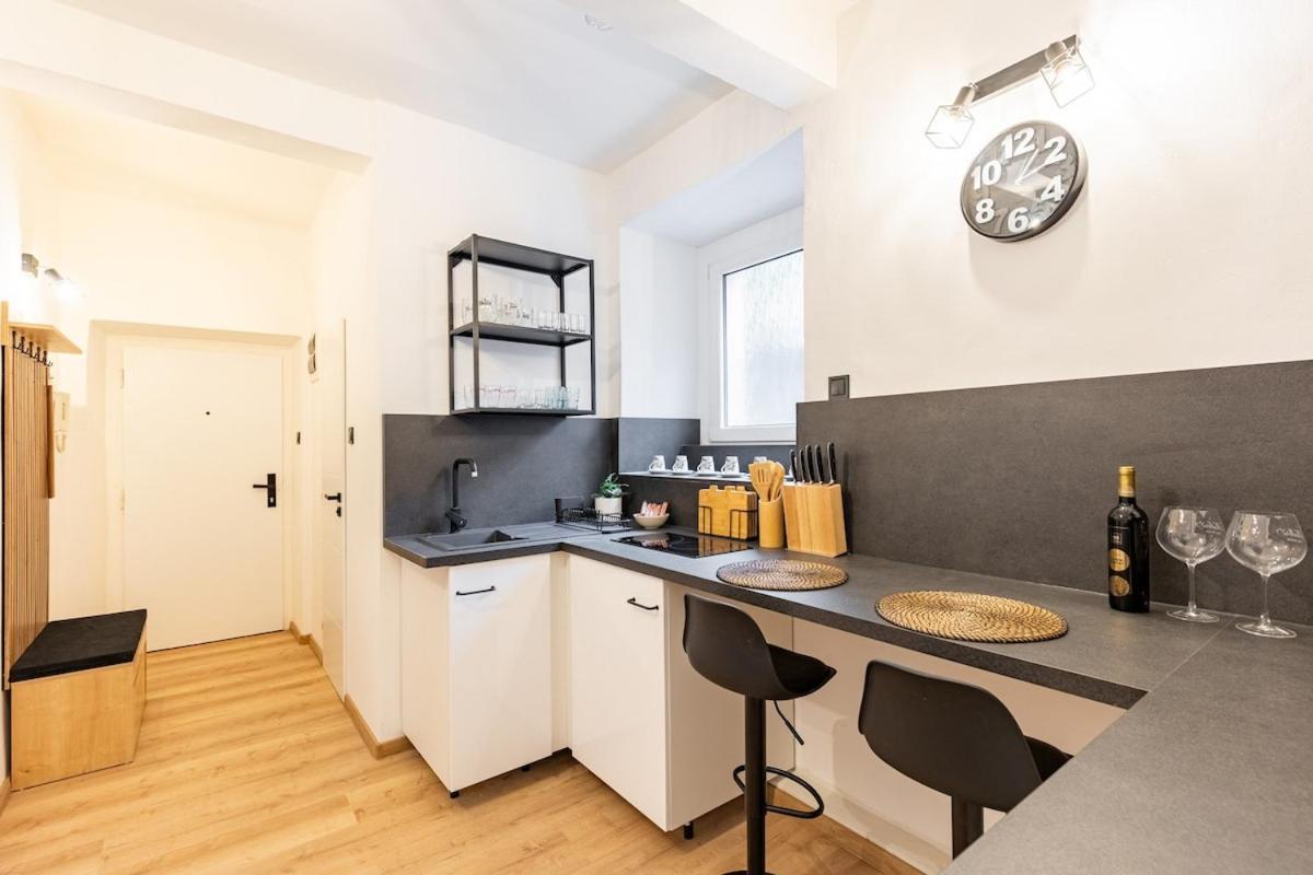 Calm Center Modern Apartman